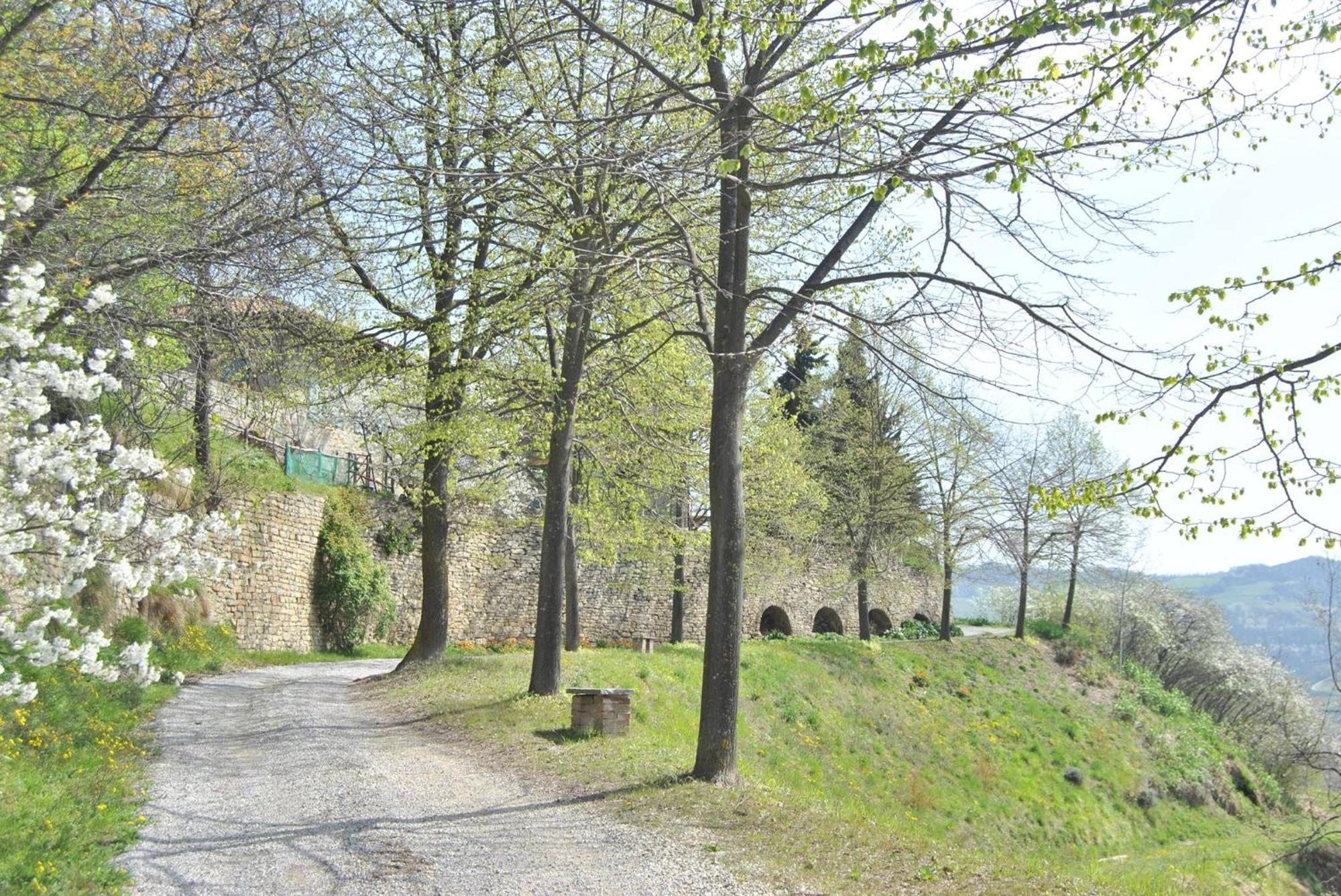 Agriturismo La Rovere Cossano Belbo Exteriör bild